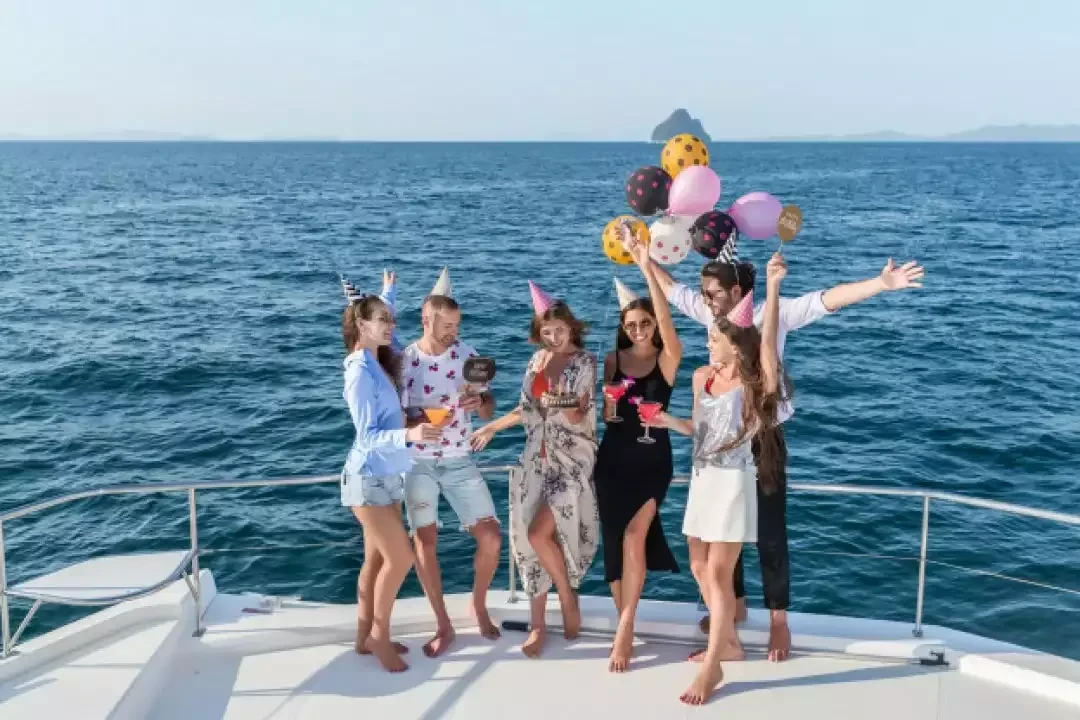 yacht birthday party Dubai
