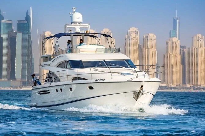 Luxury Yacht Tour Dubai