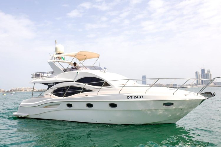Yacht Rental in Dubai